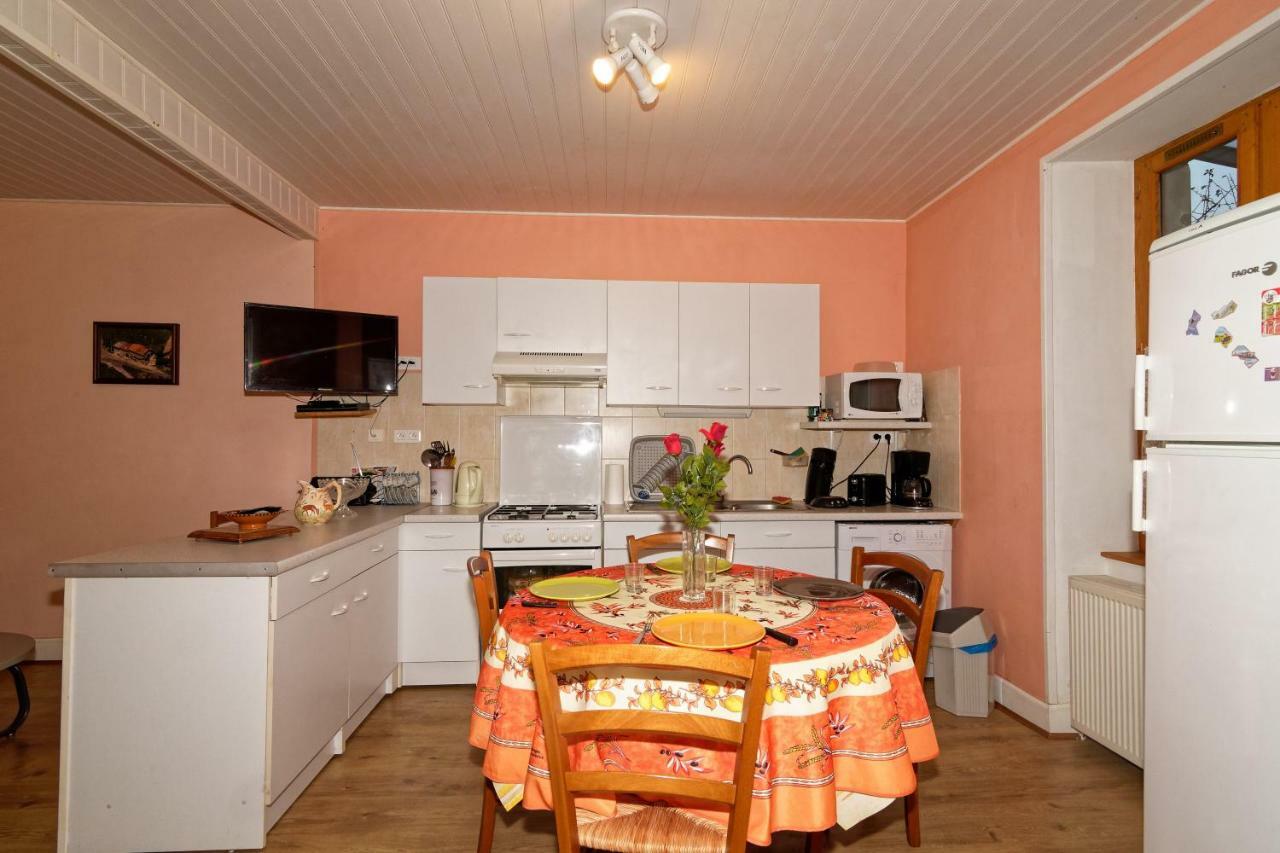 Gite De Sauviat 25 Chemin Du Grand Pacher Le Bourg De Sauviat 63120 Exterior photo